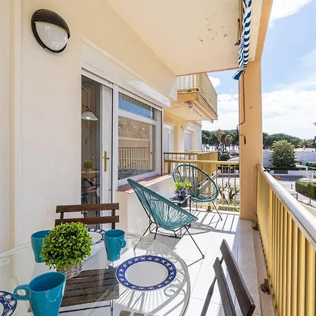 Coastal Paradise & Cozy Home With A 100M From The Beach! Cambrils Exterior photo