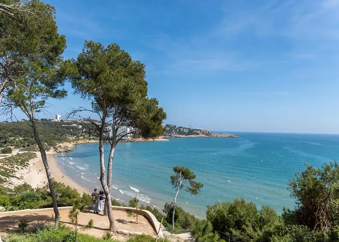 Coastal Paradise & Cozy Home With A 100M From The Beach!